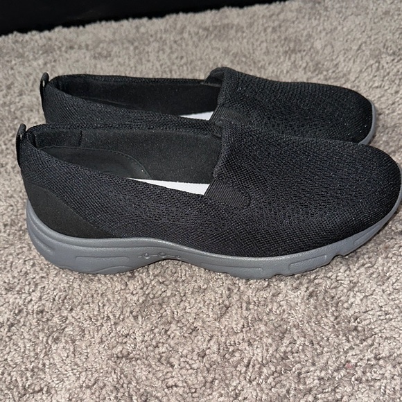 Easy Spirit Black Flats - Picture 2 of 5